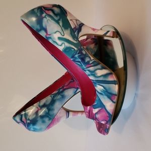 BCBGeneration shoes 4 in. Heels.  Beautiful colors. Size 8.5
